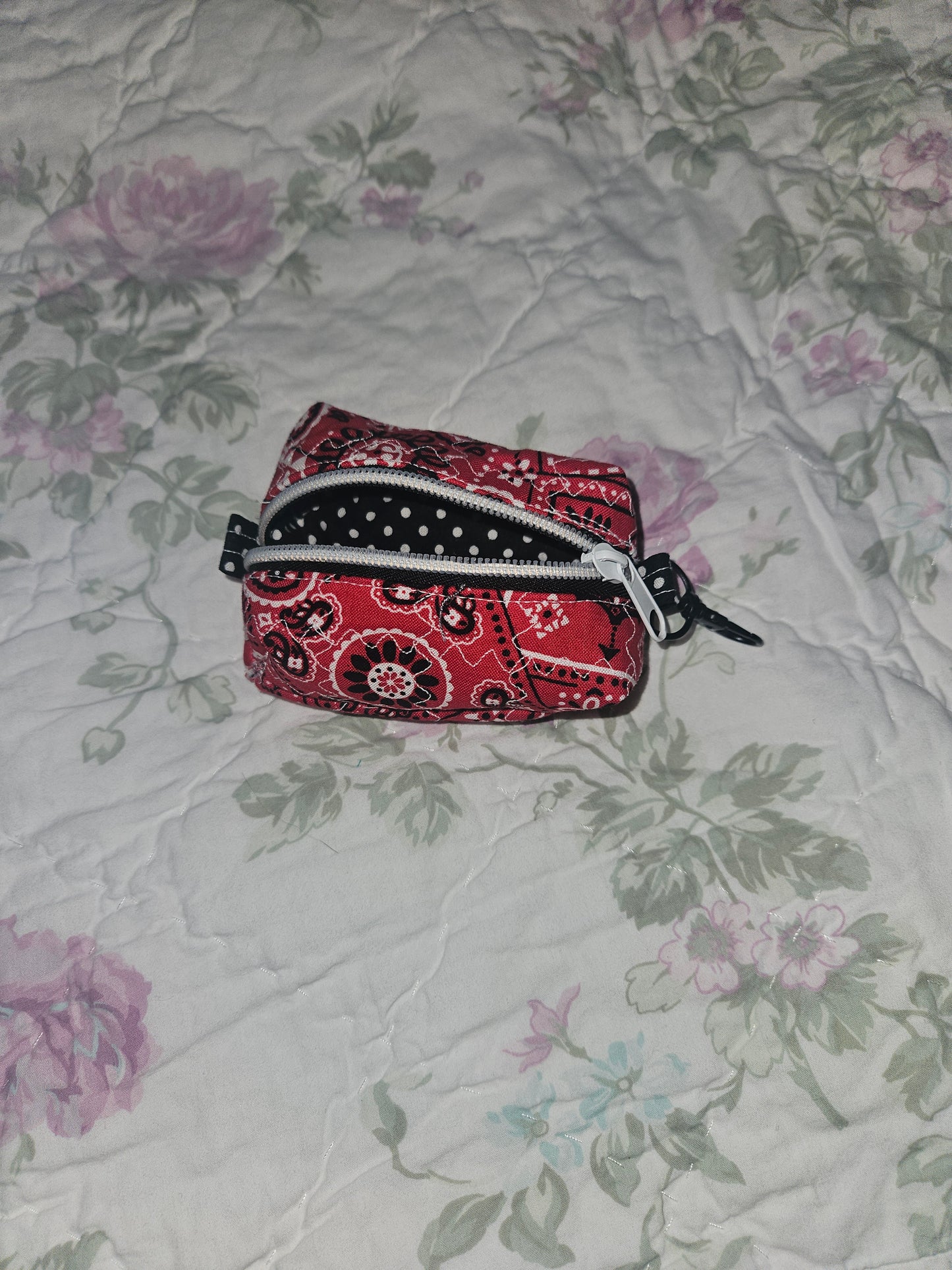 TOTE BAG, Red Bandana with black and white polka dots
